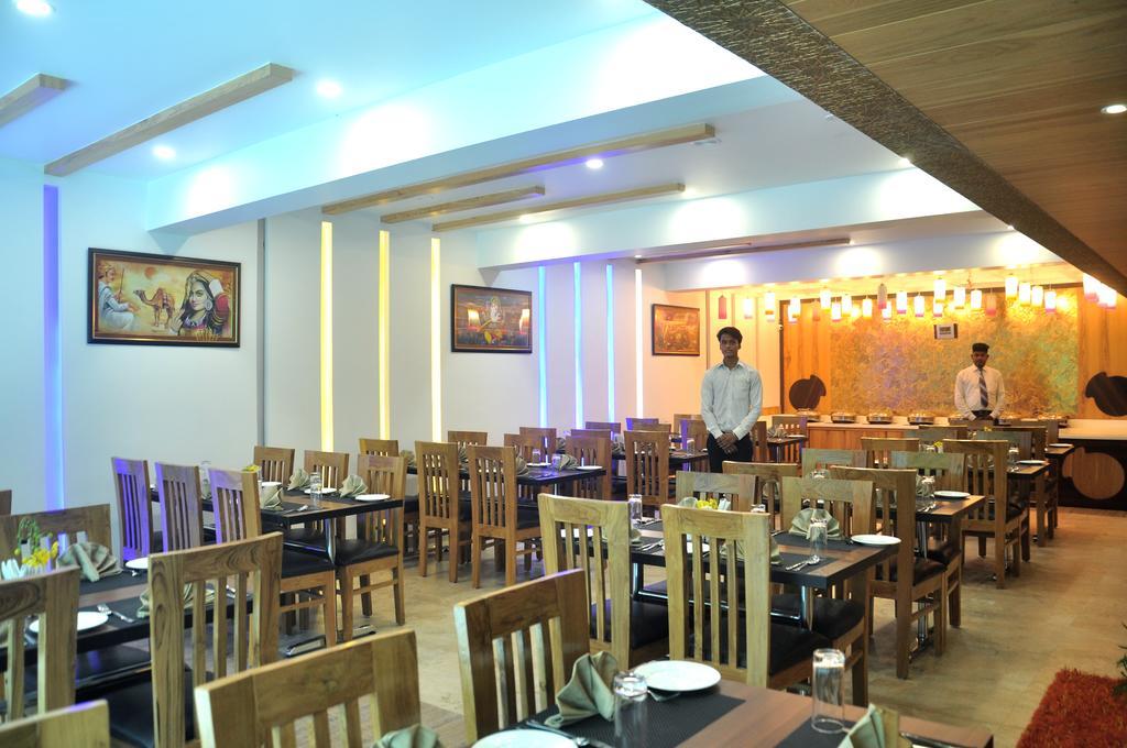 Hotel Sgt Plaza Benares Buitenkant foto