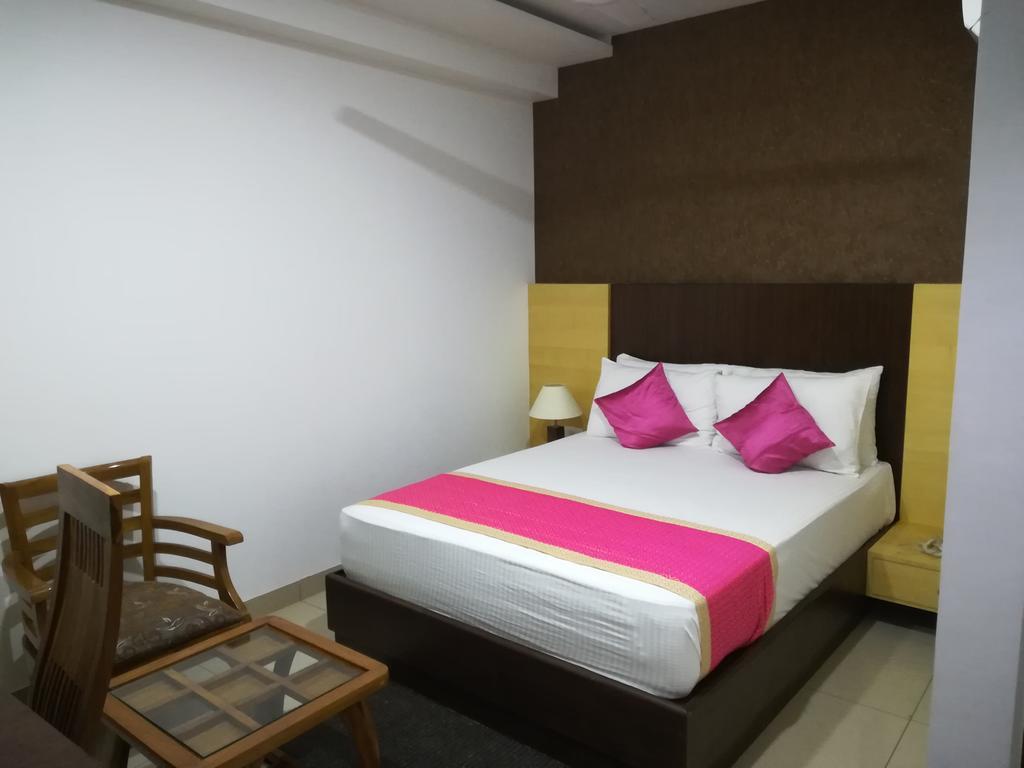 Hotel Sgt Plaza Benares Buitenkant foto