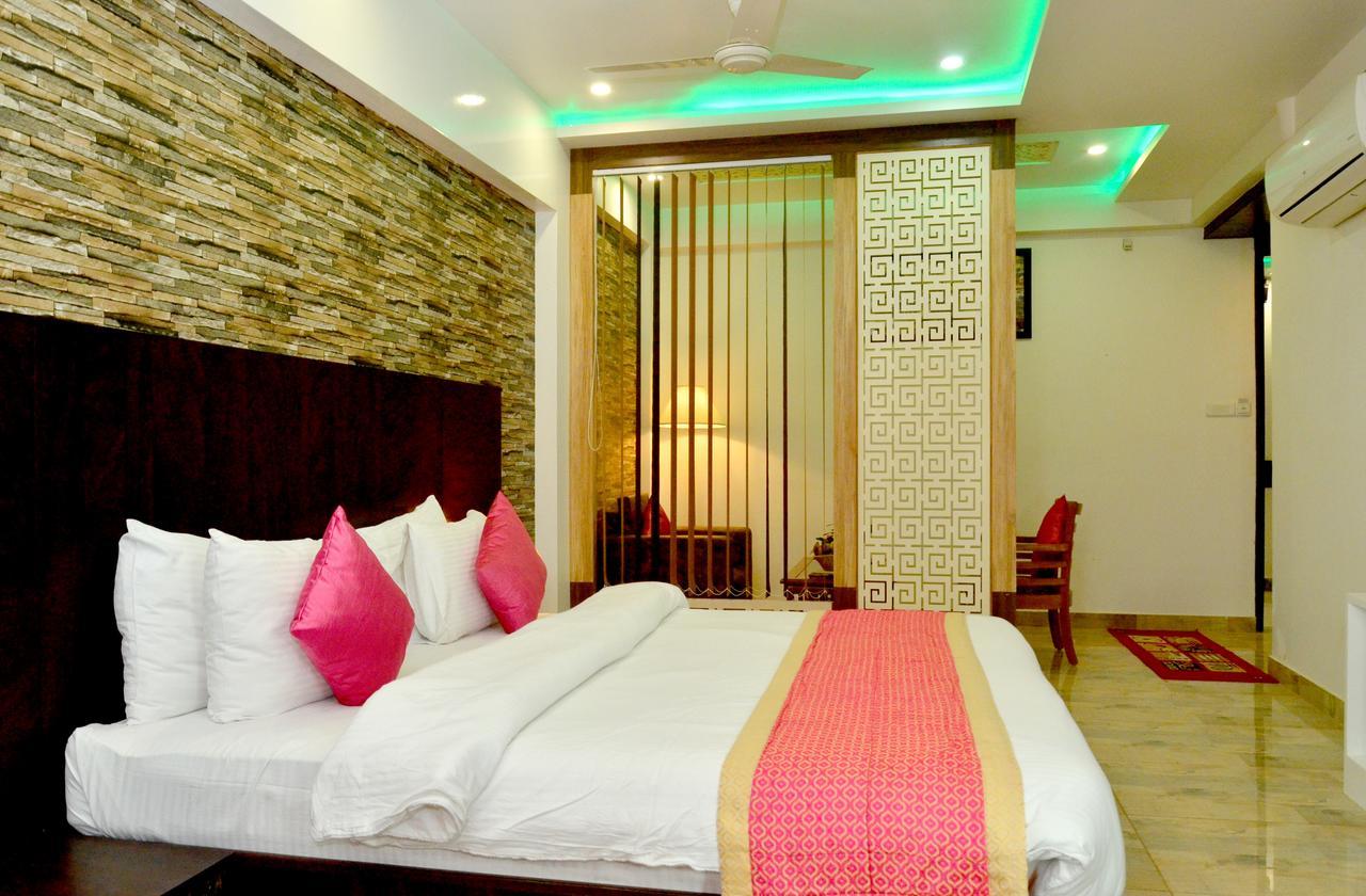 Hotel Sgt Plaza Benares Buitenkant foto
