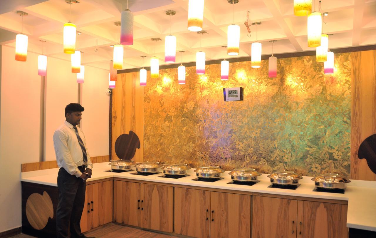 Hotel Sgt Plaza Benares Buitenkant foto